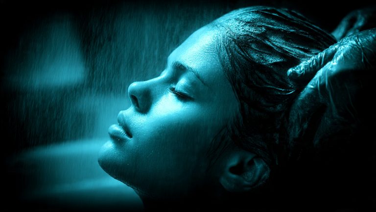 Lee más sobre el artículo Detox de Color: Guía Definitiva para Despedir un Fantasía (Azul, Verde) sin Destruir tu Cabello